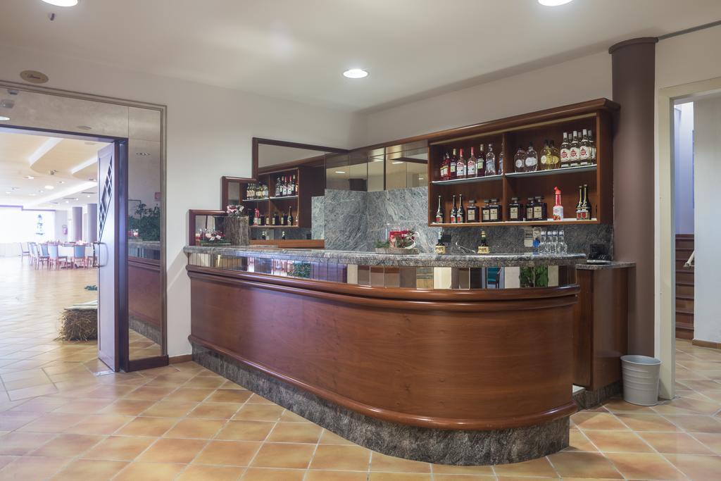 Roero Park Hotel Sommariva Perno Экстерьер фото