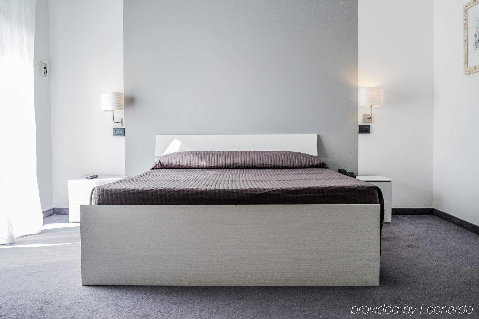 Roero Park Hotel Sommariva Perno Экстерьер фото