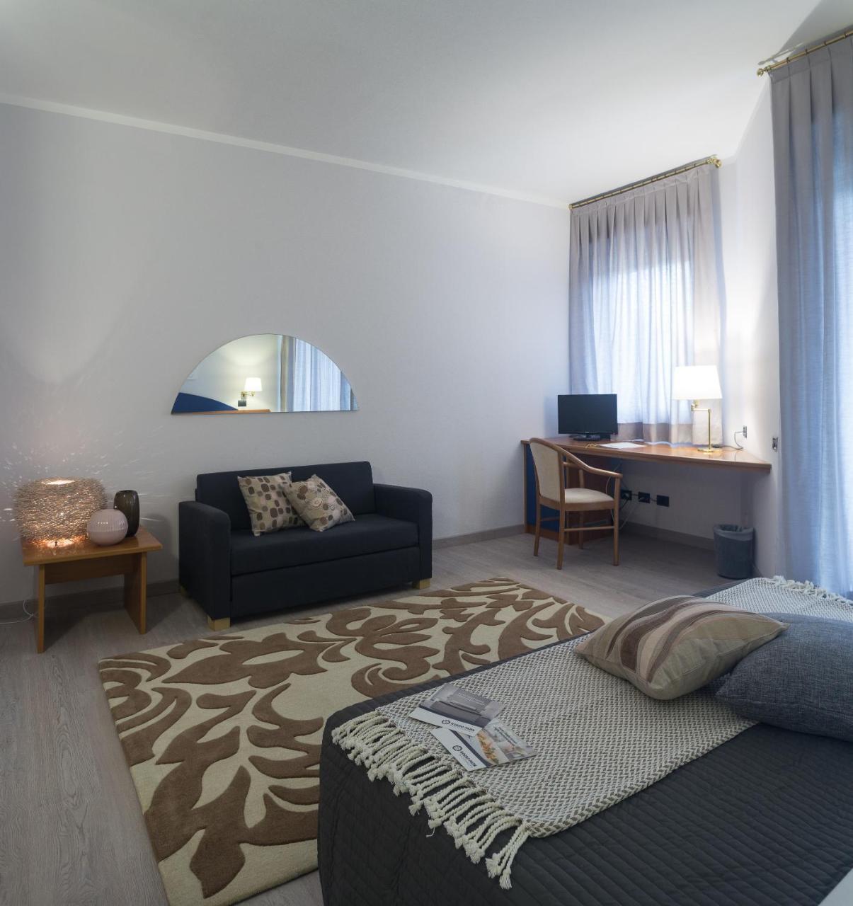 Roero Park Hotel Sommariva Perno Экстерьер фото