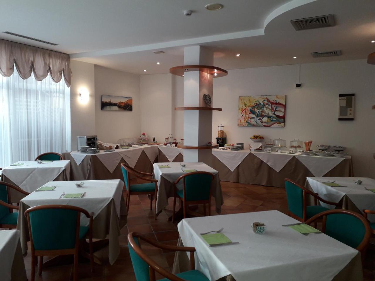Roero Park Hotel Sommariva Perno Экстерьер фото