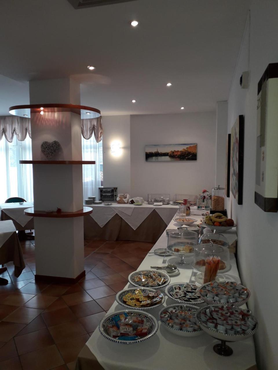 Roero Park Hotel Sommariva Perno Экстерьер фото
