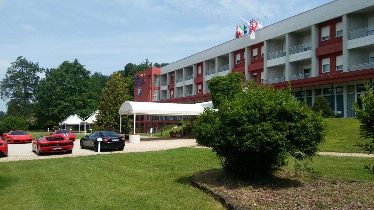 Roero Park Hotel Sommariva Perno Экстерьер фото