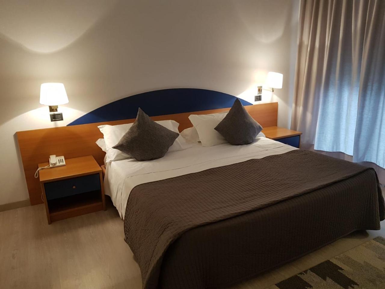 Roero Park Hotel Sommariva Perno Экстерьер фото