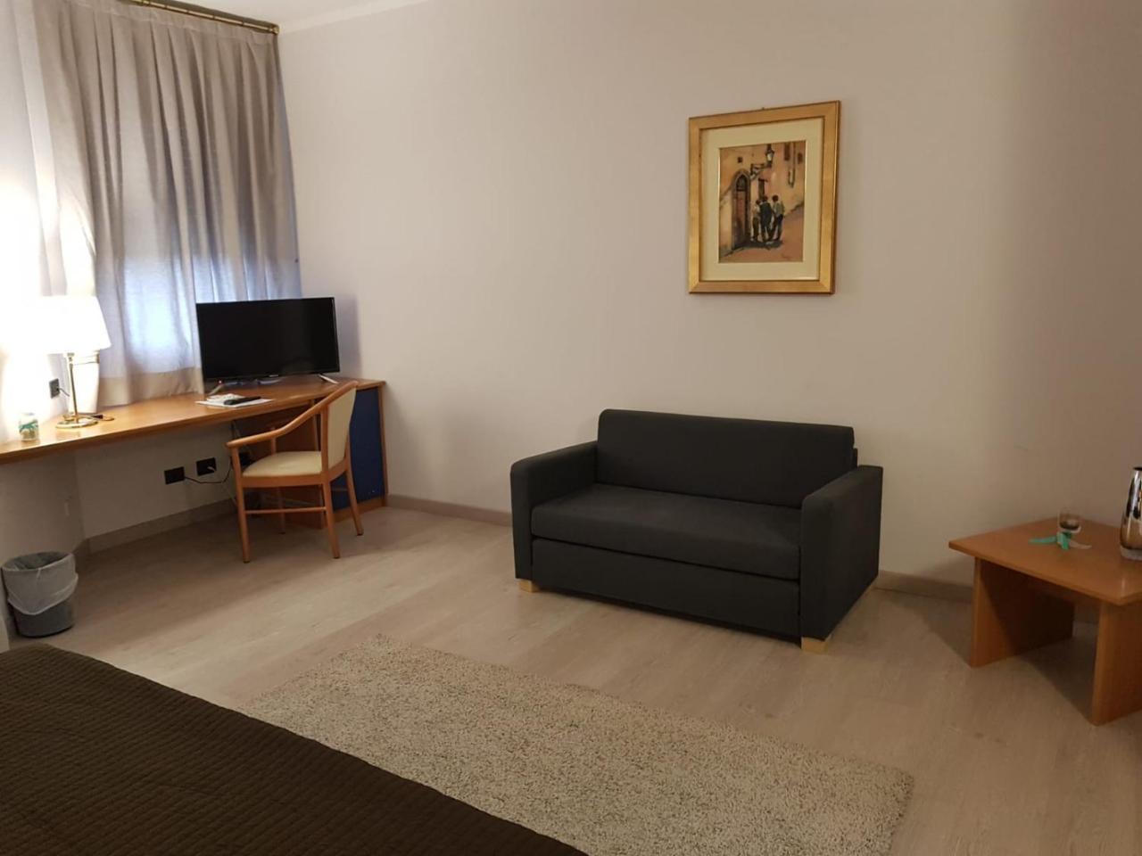 Roero Park Hotel Sommariva Perno Экстерьер фото